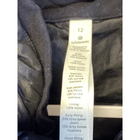 LULULEMON Women's Down for It All Puffer Jacket for running SIZE-12 - Picture 2 of 8